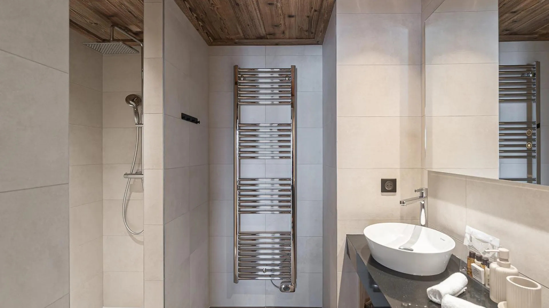Spacieux Appartement Neuf Proche Pistes Avec Cheminee Et Parking - Fr-1-562-68 Courchevel Frankrijk